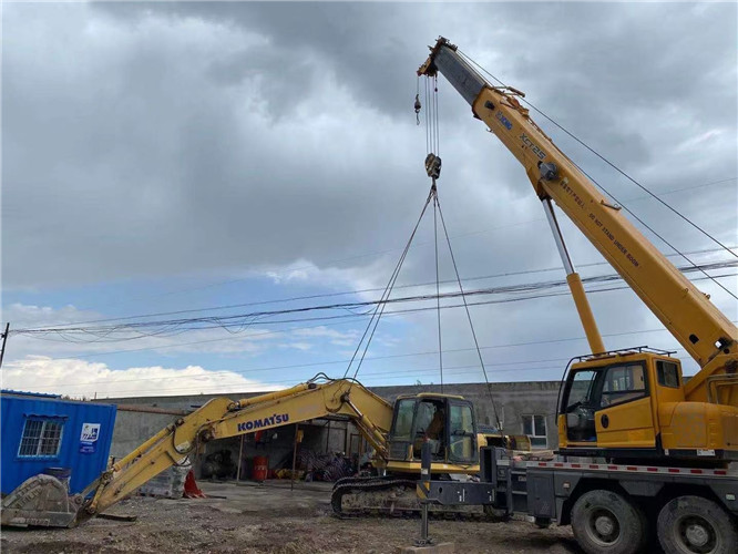 龙南县25吨吊车的工作半径是多少？